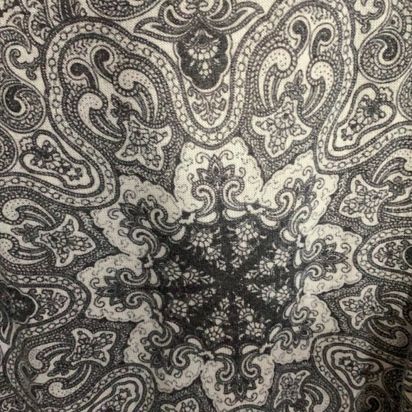 XXI Cut Out Sleeve Shirt. Size Large - Picture 4 of 5